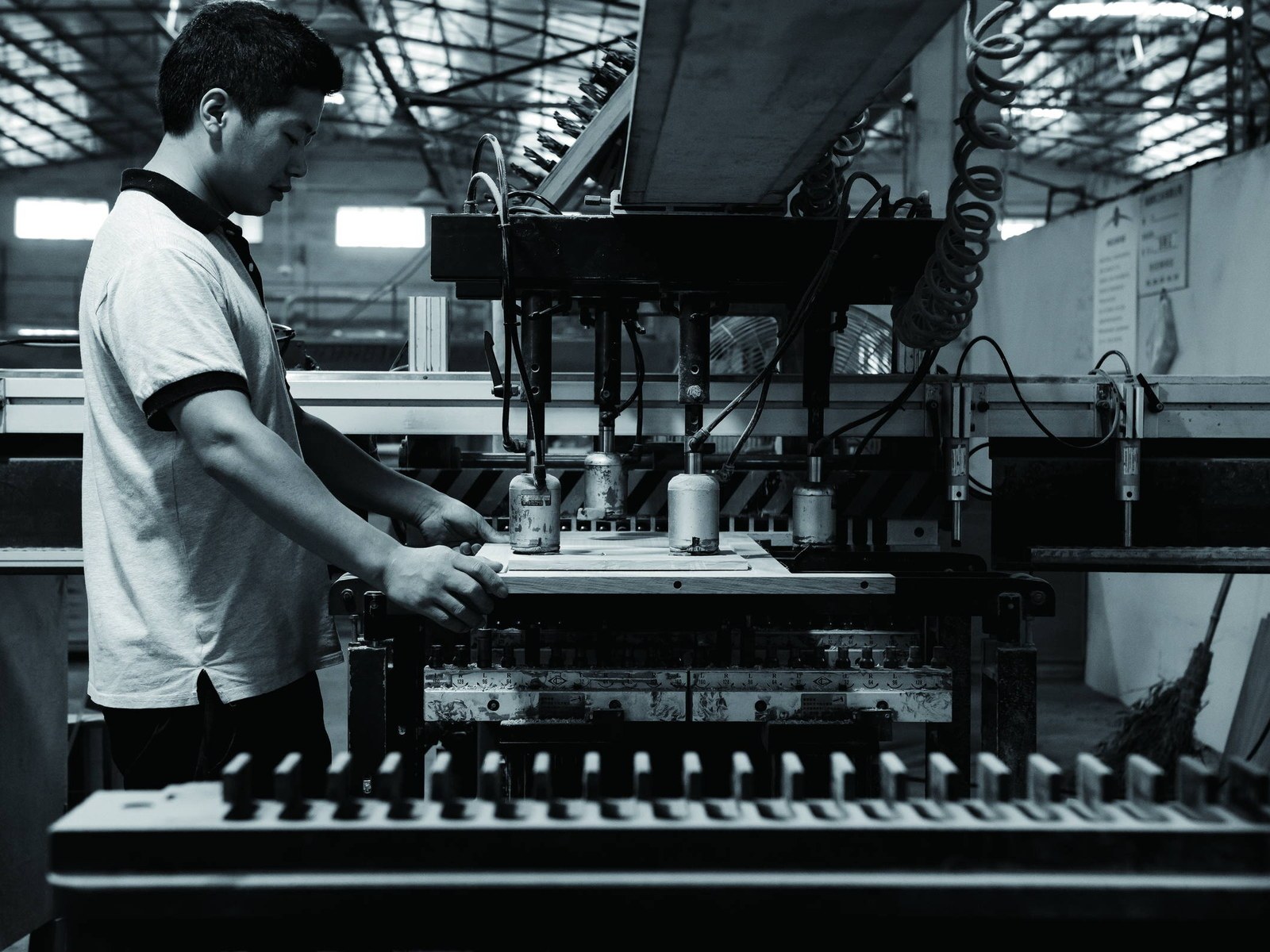 Solid wood vanity production in the factory