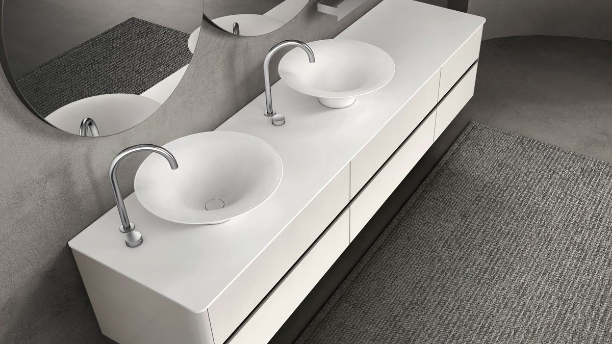 A double-bowl vanity top