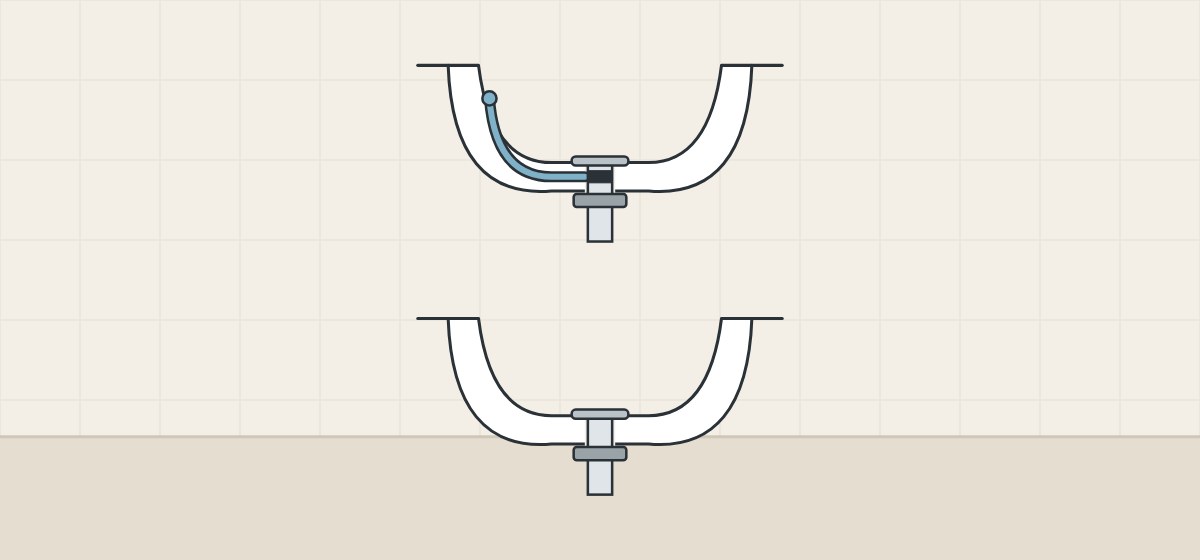 Illustration of a bowl with an overflow channel and a slotted drain beside a bowl without overflow and an unslotted drain