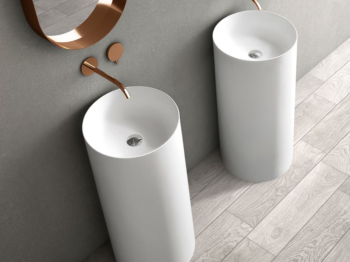 Commercial washroom with floor-standing basins